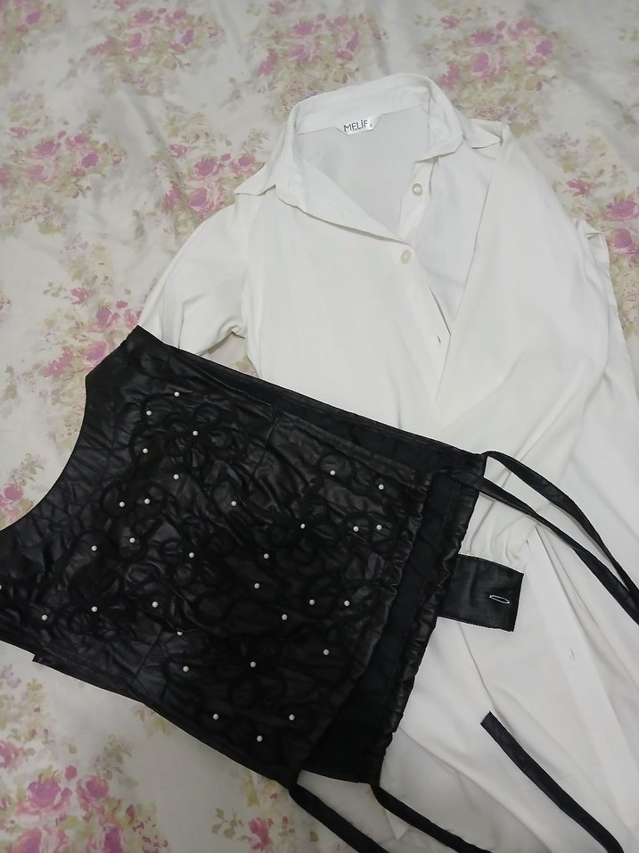 Gothik İşlemeli yelekli tunik Beyaz Gömlek - Görsel 2