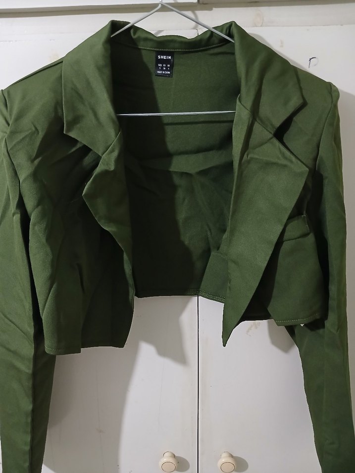 Yeşil Kadın omuz vatkali cepli crop ceket - Görsel 2