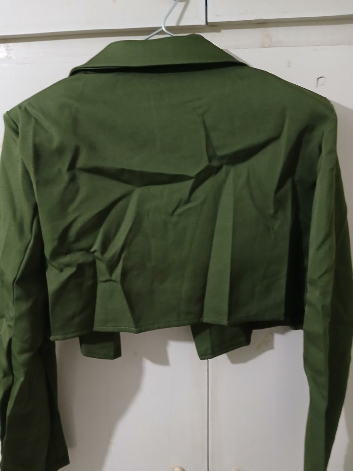 Yeşil Kadın omuz vatkali cepli crop ceket - Görsel 5