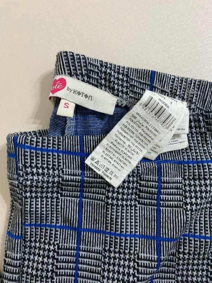 Gri Ekose Desenli Rahat Kesim Kadın Pantolon tayt formunda - Görsel 3