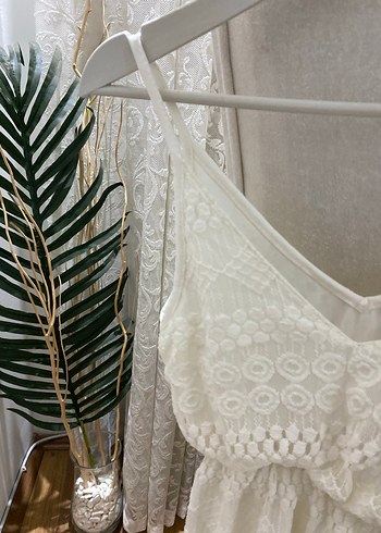 Dantel Detaylı Beyaz Bohem Mini Askılı Üst - Görsel 2