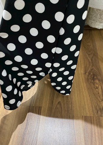 Siyah Beyaz PuantiyeliAskılı Elbise - Görsel 4