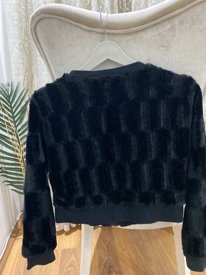 Siyah Kadın Kısa Kürk Detaylı Sweatshirt - Görsel 5