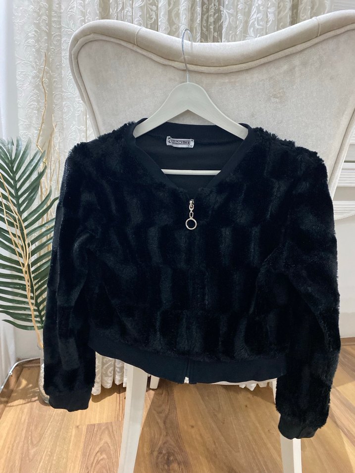 Siyah Kadın Kısa Kürk Detaylı Sweatshirt - Görsel 3