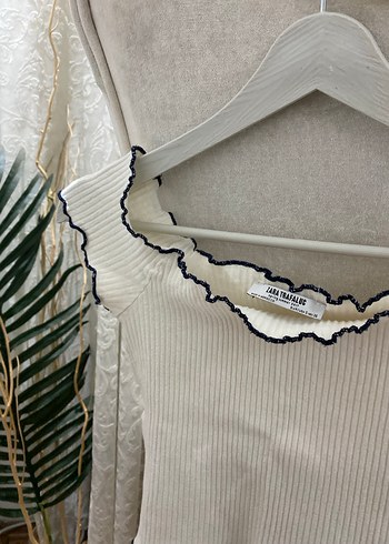 Kısa Kollu Beyaz Triko Bluz - Görsel 2