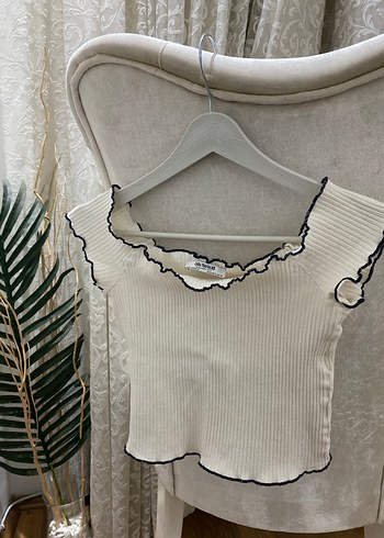 Kısa Kollu Beyaz Triko Bluz - Görsel 5
