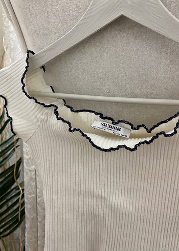 Kısa Kollu Beyaz Triko Bluz - Görsel 4