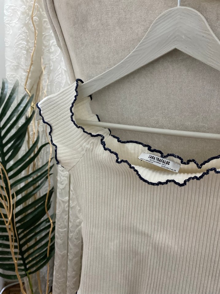 Kısa Kollu Beyaz Triko Bluz - Görsel 2