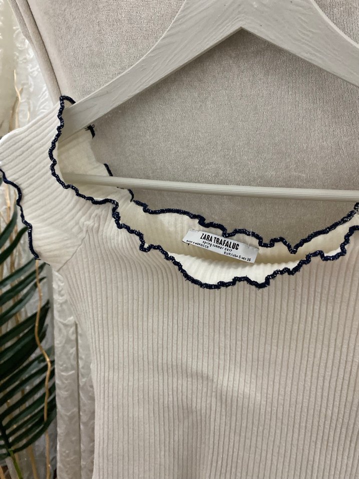 Kısa Kollu Beyaz Triko Bluz - Görsel 4