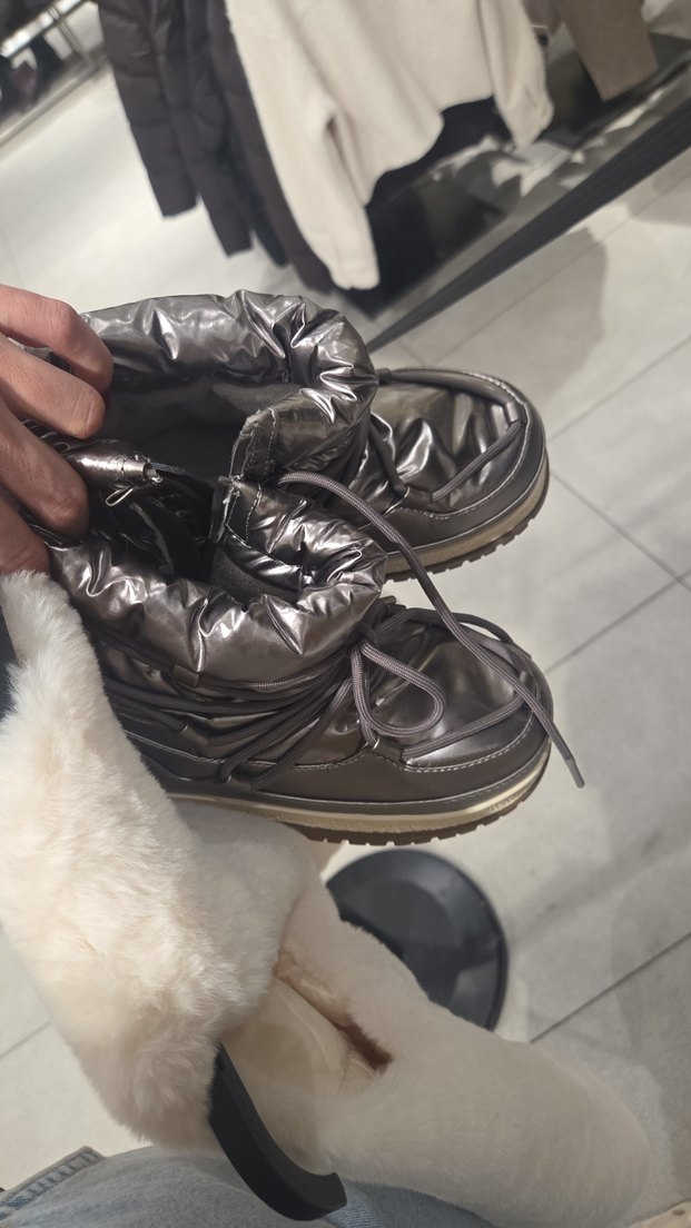 Kız Çocuk Beyaz Kürklü Yelek - Görsel 3