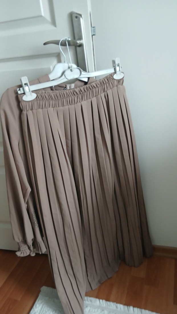 Bej Pilili Uzun Kadın Etek ve gömlek tarzı üst - Görsel 2