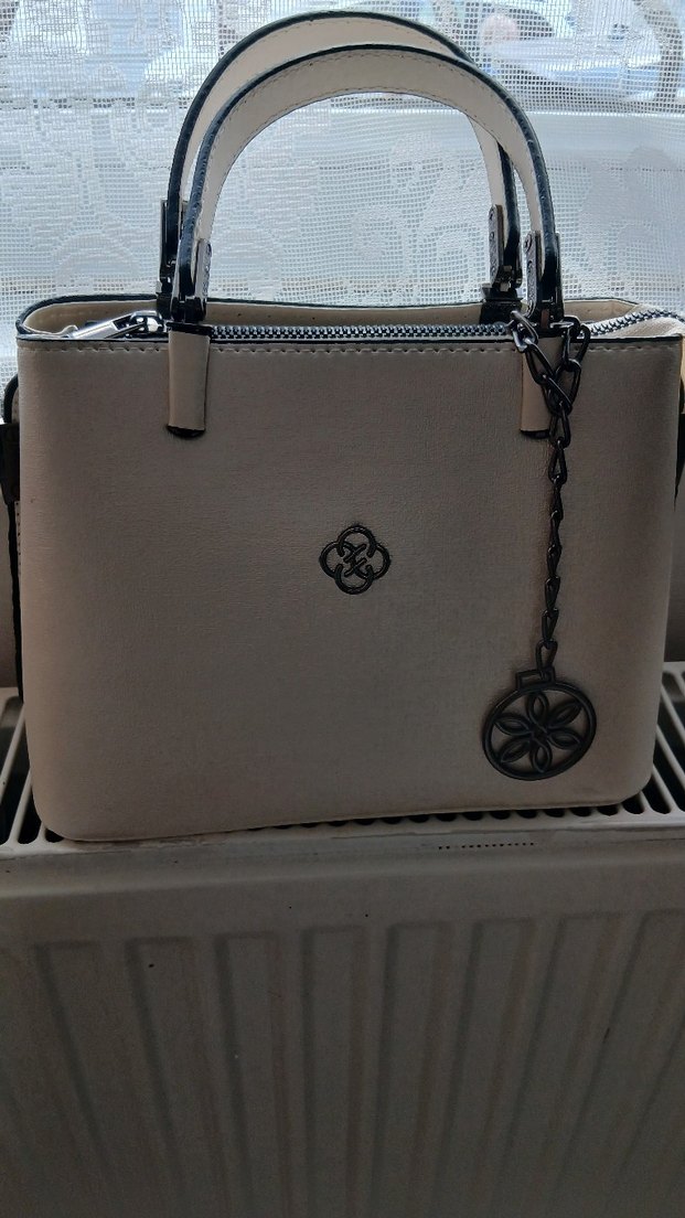 Zincir Detaylı Beyaz Deri Kadın Çanta - Görsel 3