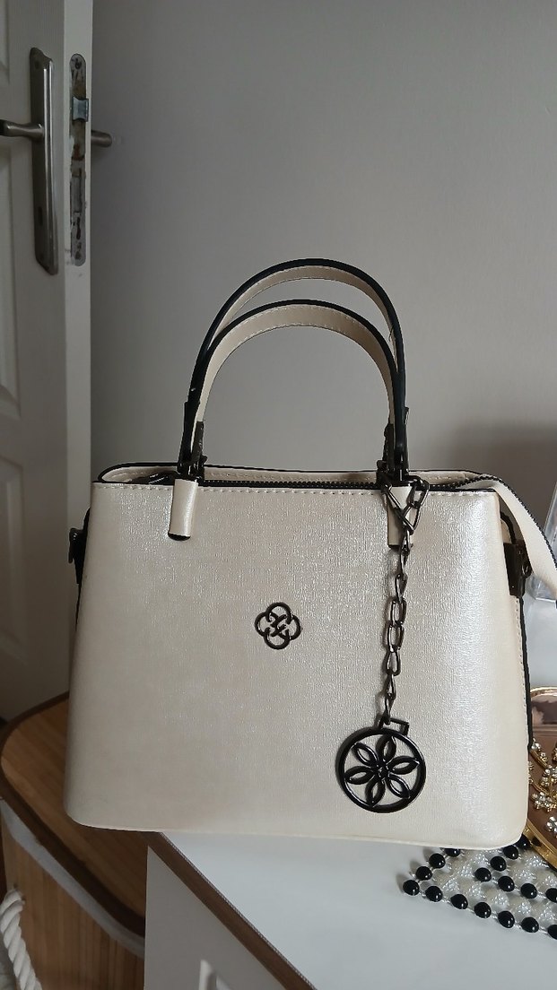 Zincir Detaylı Beyaz Deri Kadın Çanta - Görsel 2