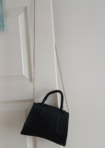 Zincir Detaylı Siyah Deri Yılan Desenli Kadın Çanta - Görsel 3