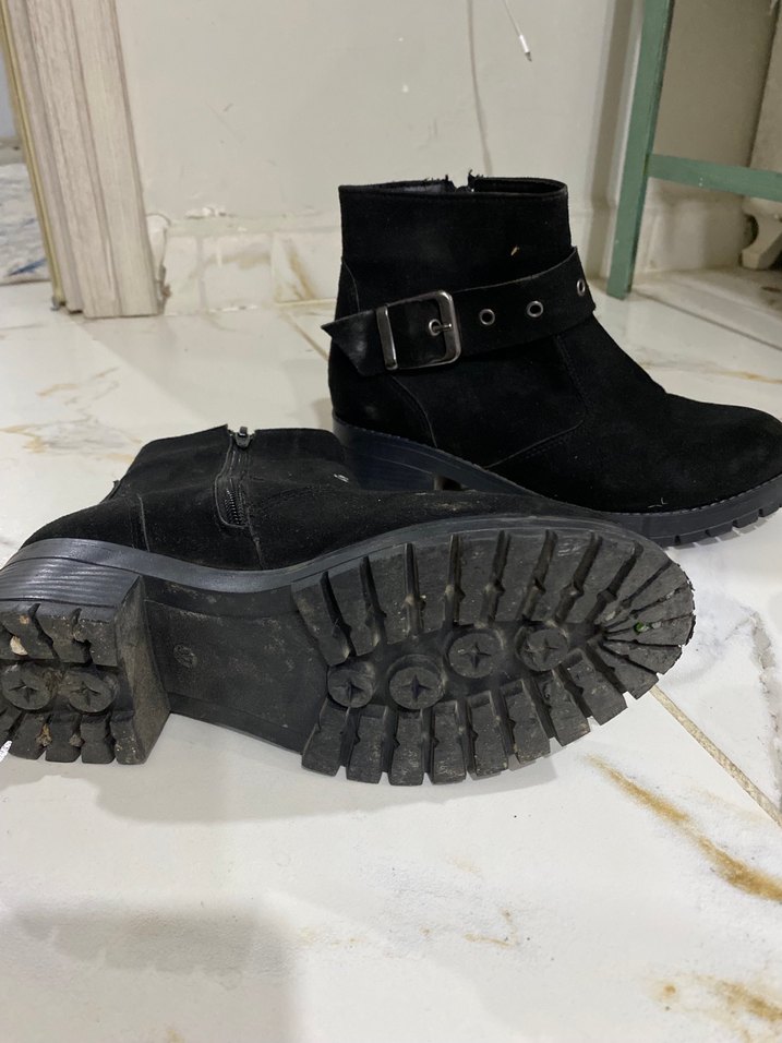 Siyah Süet Tokalı Kadın Topuklu Bot - Görsel 3