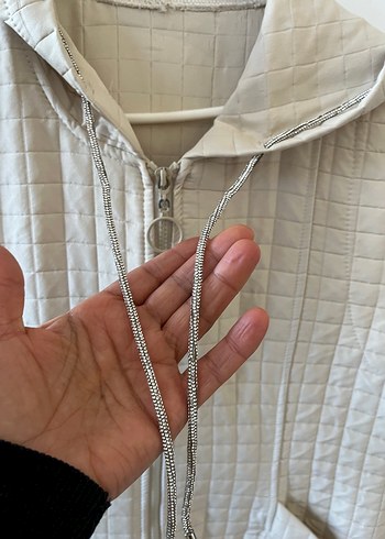 Kadın Beyaz Kapüşonlu Kolsuz Midi Yelek - Görsel 2