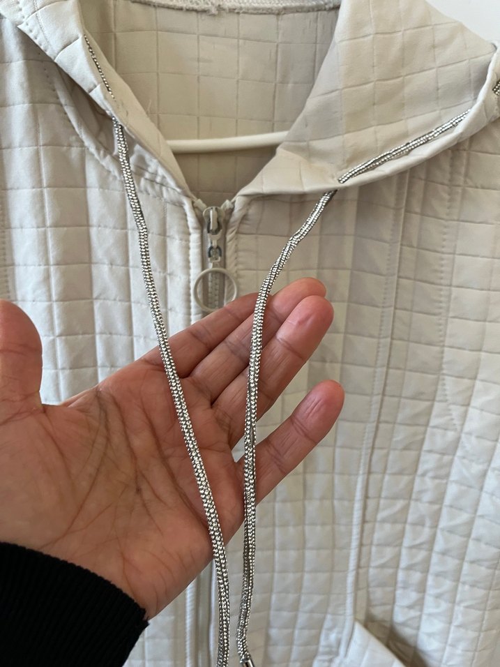 Kadın Beyaz Kapüşonlu Kolsuz Midi Yelek - Görsel 2