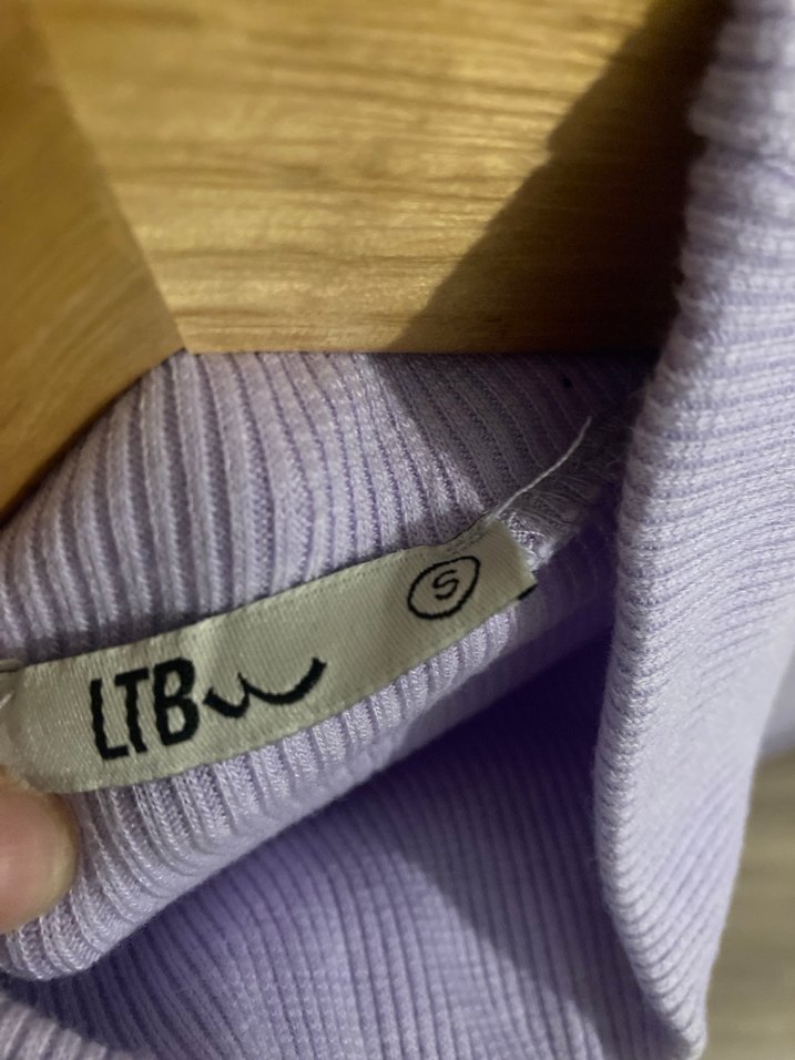 Düğmeli Yarım Kollu Mor Yarım Balıkçı Yaka Kadın Tişört - Görsel 2