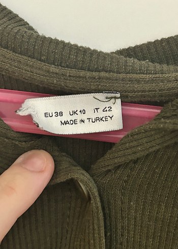 Yeşil renkte Düğmeli Kısa Kollu Bluz - Görsel 3