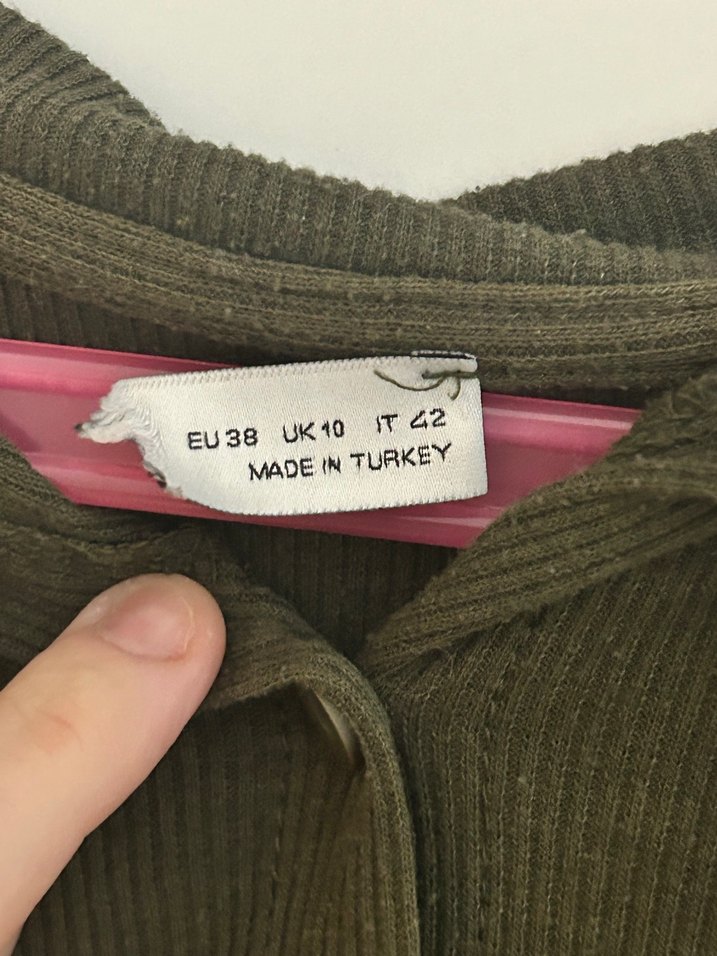 Yeşil renkte Düğmeli Kısa Kollu Bluz - Görsel 3