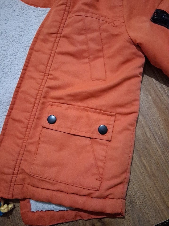 Düğmeli Kapüşonlu Erkek Çocuk Mont - Görsel 3