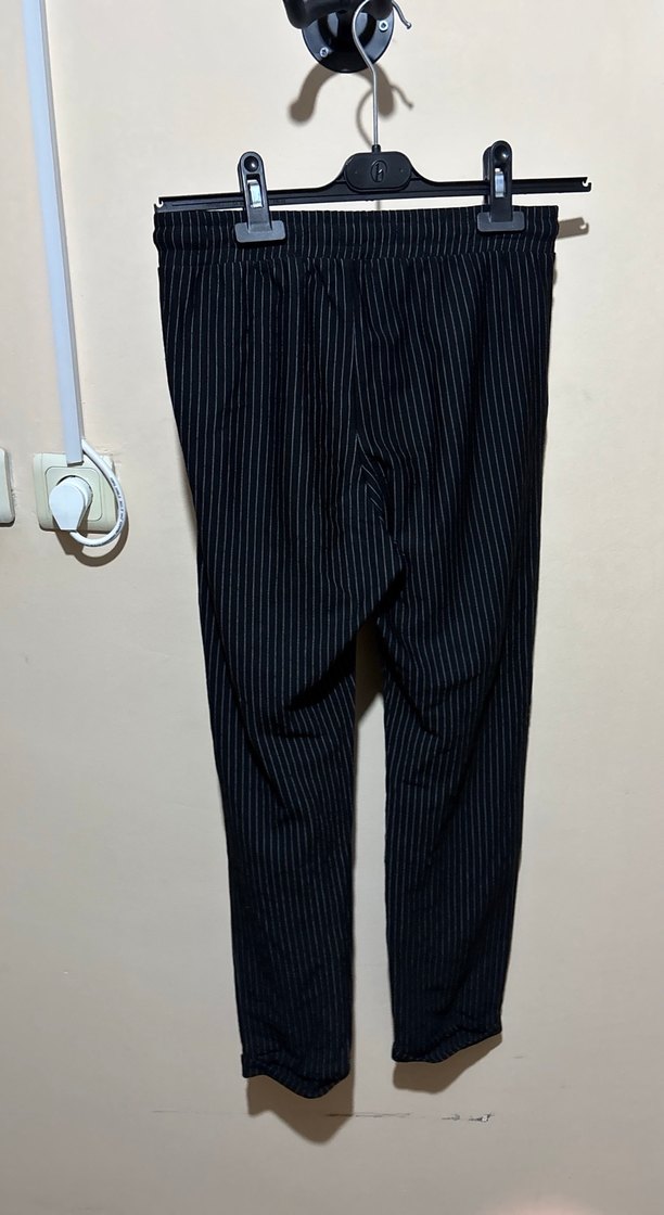 Kadın Siyah Çizgili Pliseli Kumaş Pantolon - Görsel 2