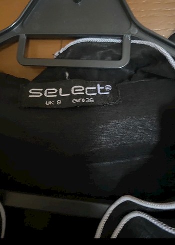 Siyah Fırfırlı Gotik V Yaka Bluz - Görsel 3