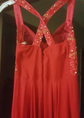 Kırmızı Nakışlı Uzun V Yaka Abiye Elbise - Görsel 3