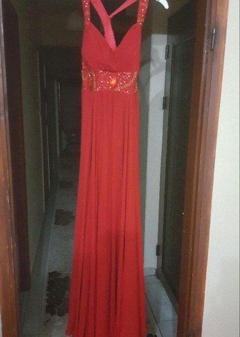 Kırmızı Nakışlı Uzun V Yaka Abiye Elbise - Görsel 4