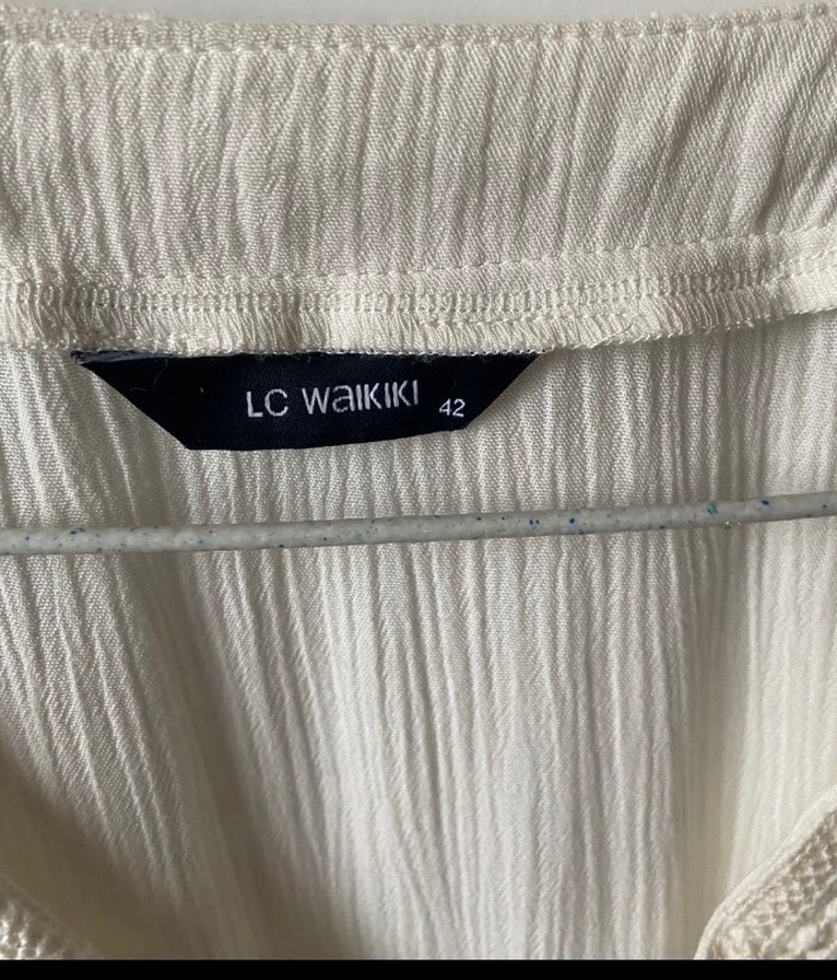 Kadın Beyaz V Yaka Pliseli Keten Bluz - Görsel 3