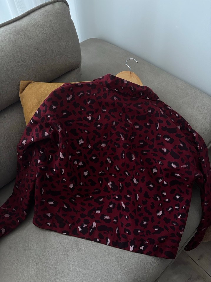 Bordo Düğmeli Kadın Gömlek - Görsel 2