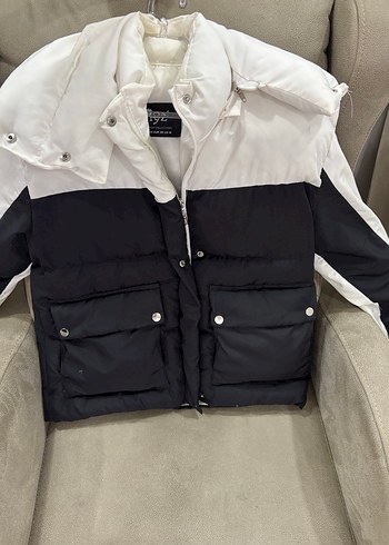 Düğmeli Siyah Beyaz Kadın Kışlık mont - Görsel 3