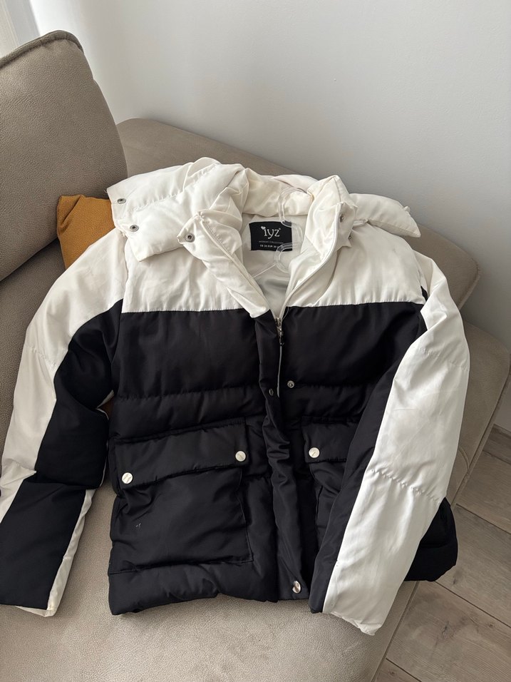 Düğmeli Siyah Beyaz Kadın Kışlık mont - Görsel 5