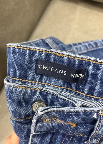 Mavi Düğmeli Rahat Kesim Midi Kadın Kot Pantolon - Görsel 4