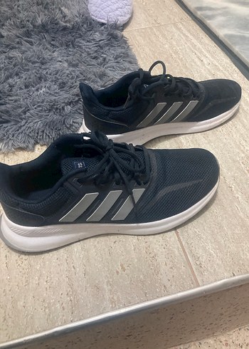 Adidas 42.5
