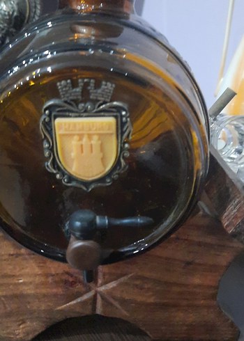 Bej Renkli Ahşap Standlı Koyu Renkli Şişe - Görsel 2