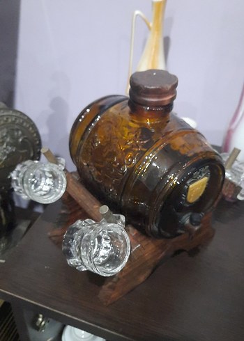 Bej Renkli Ahşap Standlı Koyu Renkli Şişe - Görsel 3