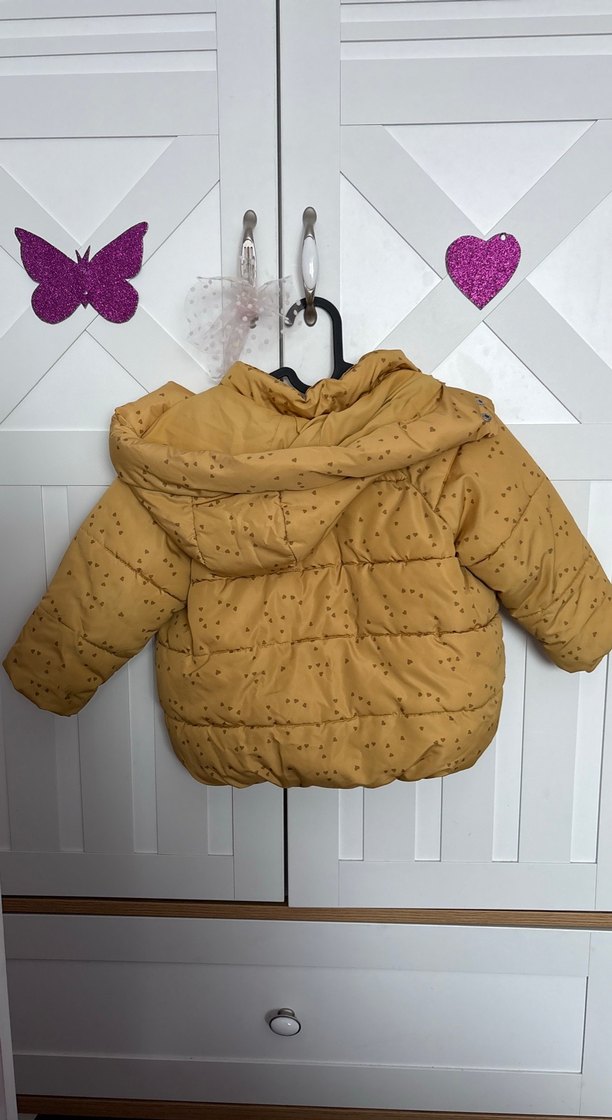 Kapüşonlu Sarı Baskılı Çocuk Mont - Görsel 2