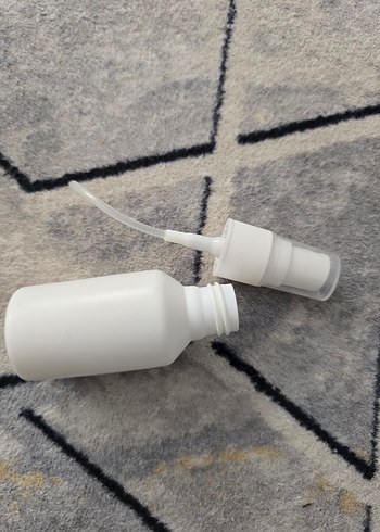 Beyaz siyah parfüm Şişesi - Görsel 2