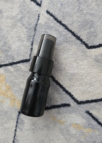 Beyaz siyah parfüm Şişesi - Görsel 3