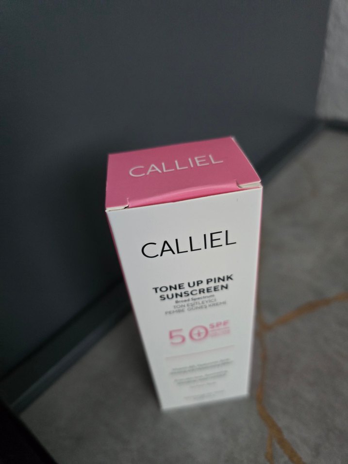 CALLİEL Ton Eşitleyici Renkli Güneş Kremi SPF 50+ 50 ml - Görsel 2