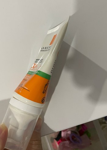 La Roche Posay Anthelios Uvmune 400 SPF50+ Yüz Güneş Kremi 50 ml - Görsel 3