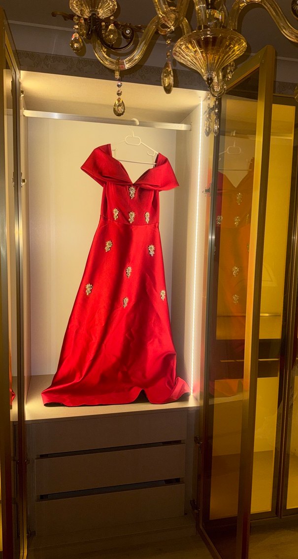 Kırmızı Drapeli Uzun Kadın Abiye - Görsel 4