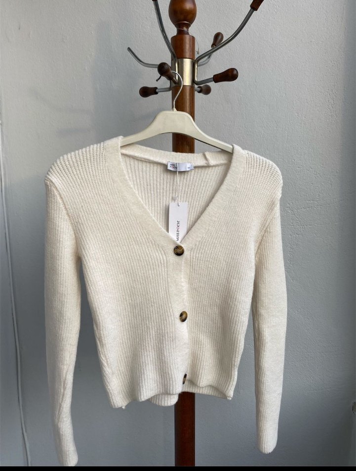 Düğmeli Bej Midi Kadın Hırka - Görsel 2