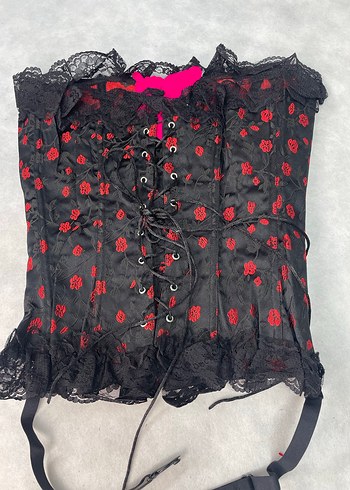 Düğmeli Kırmızı Nakışlı Jartiyer Takım - Görsel 2