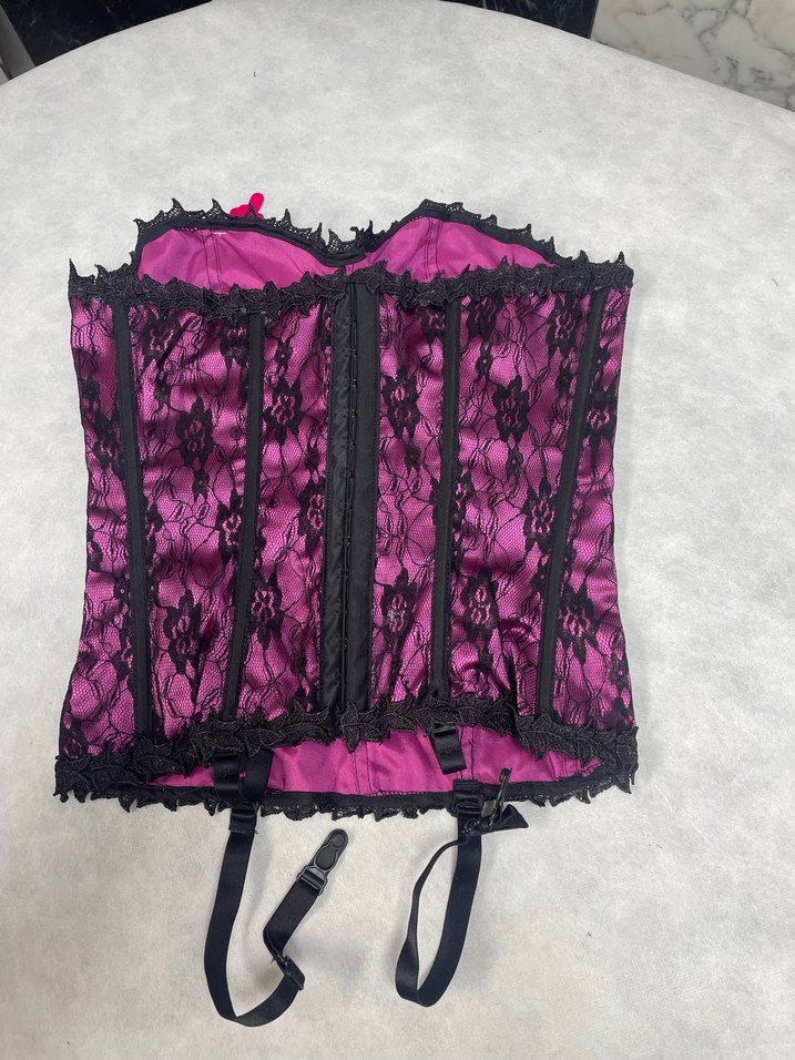 Dantel Detaylı Pembe Gotik Straplez Büstiyer - Görsel 2
