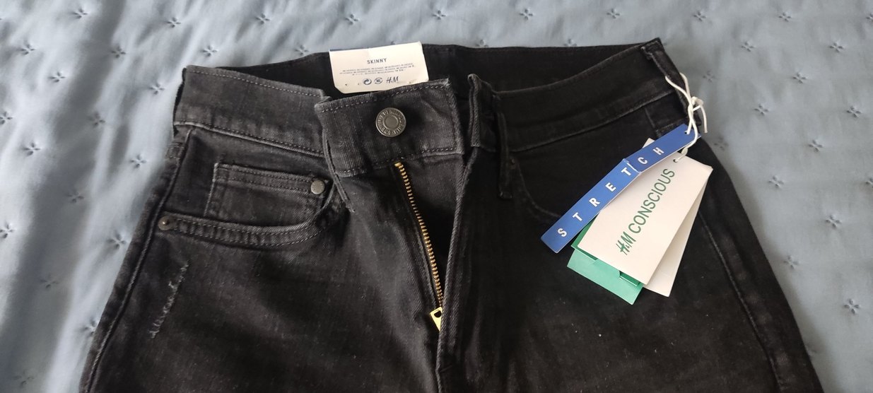 Kadın Siyah Yırtık Dar Kesim Kot Pantolon - Görsel 4