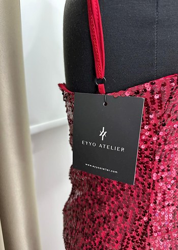 Parlak Kırmızı paxton payetli uzun yırtmaçlı Elbise - Görsel 5