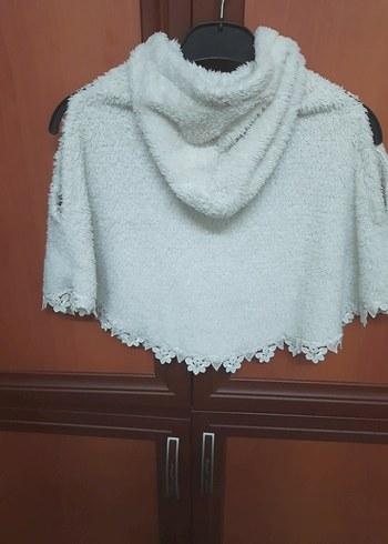 Kız Çocuk Düğmeli Beyaz Panço - Görsel 2