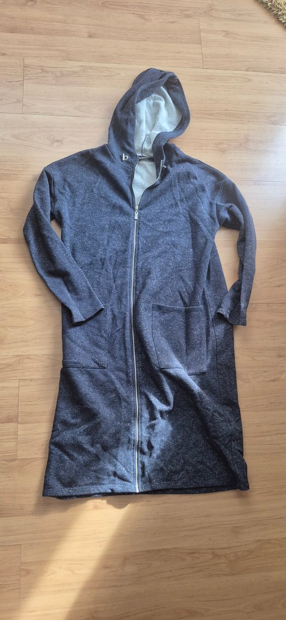 Gri Kapüşonlu Uzun Hamile Montu - Görsel 2